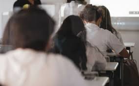 Arhiepiscopia iașilor organizează interviuri pentru acordarea binecuvântării celor care doresc să se înscrie la examenul de titularizare. Bbp30cuddxo3 M