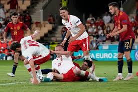 Buen gol desde media distancia de jan czuwara polonia gracias a un lanzamiento en suspensión. Wivhci6h0ex6wm