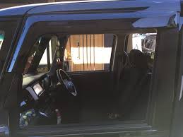 ドアバイザー サイドバイザーの取り付け方 メリットデメリットはあるの ぶーぶろぐ 車 カスタム 車体 ホンダ nbox