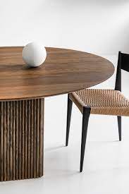 Discover the fixed and extendable round tables to meet all needs. Ten Table Round