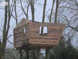 I purchased brand new foam for the seat. One Day A Dad Promised His Daughter She Would Get A Pallet Treehouse 1001 Pallets