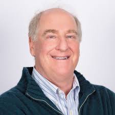 Paul Wachter's Instagram, Twitter & Facebook