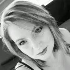 Kami Hubbard's Instagram, Twitter & Facebook