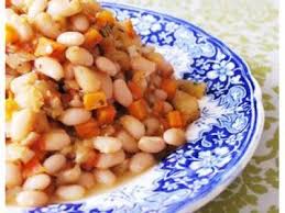 Haricots Blancs Mijotes Aux Carottes Tomates Et Navet Recette Ptitchef Recette Recette Haricot Blanc Legumineuses Recettes Recette Haricot Coco