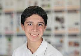 Dara Leon's Instagram, Twitter & Facebook