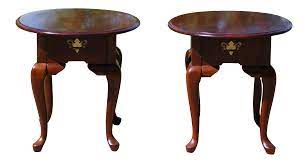 The attic heirlooms end table with 1 drawer by broyhill furniture at find your furniture in the area. Pair Broyhill Queen Anne Style Solid Cherry Oval End Tables Nightstands Chairish