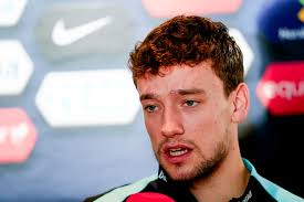 Nicholas Lia til semifinale på 50 meter butterfly