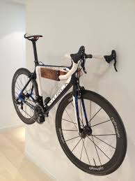 Storck S Scentron Mates Perfectly With German S Lightweight Wheels And Italy S Campy Athena Eps Groupset All 2012 Rema Bike Swag Indoor Bike Rack Bike Storage