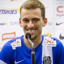 Lucas lima mostra resultado de harmonização facial; Veja Fotos De 6 Jogadores Famosos Antes E Depois Do Dentista Torcedores Noticias Sobre Futebol Games E Outros Esportes