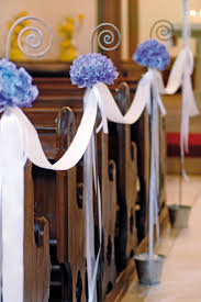 Kirchendekoration Wundervolle Beispiele Fur Eure Hochzeit Kirchenschmuck Hochzeit Kirchen Deko Hochzeit Blumenschmuck Hochzeit