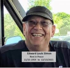 Edward Simon's Instagram, Twitter & Facebook