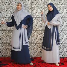 Kamu mungkin sudah punya beberapa koleksi baju ini di dalam lemari pakaianmu. Model Gamis Simpel Tapi Elegan Diary Hijaber