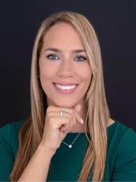 Monique Low's Instagram, Twitter & Facebook