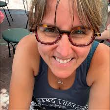 How to deliver blue furniture to Merlin's study in Disney Dreamlight Valley?