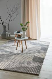Dieser originelle teppich ist ein wahres kunstwerke! Esprit Kurzflor Teppich Tamo Grau Taupe Outlet Teppiche