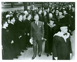 Marshall a reçu en 1953 le prix nobel de la paix en reconnaissance de son action. The Marshall Plan Speech The George C Marshall Foundation Google Arts Culture