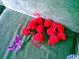 Teppich selber machen wolle newline teppich stripes 1000 textilgarn dicke wolle, luxus wolle für teppich stricken, teppich aus verstrickten strängen teppich art, teppiche selber machen on pinterest, pompoms basteln diy bilderreihe png pompoms basteln, läufer aus schurwolle strickteppich. Pompom Teppich Furs Bad Andere Diskussionen Rund Um Unser Hobby Hobbyschneiderin 24