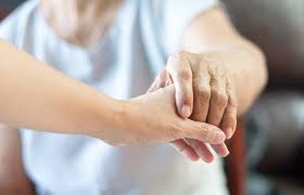 aide sociale, en france, système de secours matériel ou financier accordé par les collectivités publiques à certaines catégories de personnes dont les. Ccas Tout Savoir Sur Ces Centres D Aide Sociale Et Ses Missions