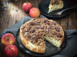 Dieses rezept ist nur für mitglieder. Apfelkuchen Mit Cremiger Quarkfullung Und Zimtstreusel Dusentrieb S Kitchen