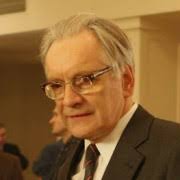 Tytułową rolę gra andrzej seweryn, a partnerują mu maria peszek i julia chętnicka. Andrzej Seweryn Filmweb