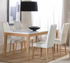 Table A Manger Blanc Laque Et Chene Cita Lestendances Fr Table Salle A Manger Salle A Manger Blanche Table A Manger Blanche