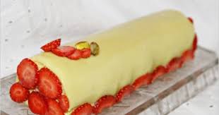 Buche De Noel Facon Fraisier A La Pistache Culinaire Amoula Buche De Noel Dessert Pistache