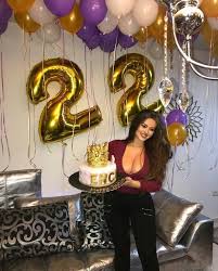 Pinterest Birthday Themes For Women Pin De Ashley Akiko Em Parabens Pra Voce Festa Simples Aniversario Aniversario De 22 Anos Festa De Aniversario Adulto