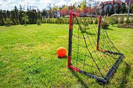 So macht es oft einen gewaltigen unterschied, ob du einfach im heimischen garten fussball spielen möchtest und dort ein fussballtor seinen platz finden soll, oder ob du etwa für einen. Die 7 Besten Fussballtore Fur Den Garten Test Und Kaufempfehlungen