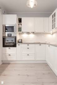 Todas las posibles opciones para tu proyecto. 77 Cocinas En U Modernas Pequenas 2019 Check More At Https Earth Rhythms Com 28 Cocinas En U Modernas In 2020 Simple Kitchen Kitchen Layout Interior Design Kitchen