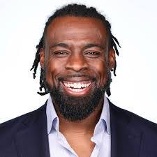 Harvey Belanger's Instagram, Twitter & Facebook