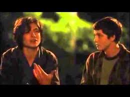 For each quote, you can also see the other characters and themes related to it (each theme is indicated by its own dot and icon, like this one: Charlie And Patrick Kiss The Perks Of Being A Wallflower Youtube