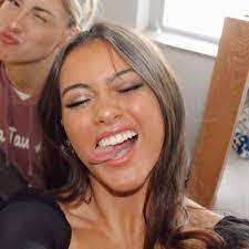 Jaclyn Roy's Instagram, Twitter & Facebook