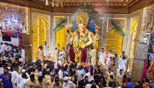 Ganesh Chaturthi 2025: First glimpse of Lalbaugcha Raja revealed, see  Bappa's magnificent form