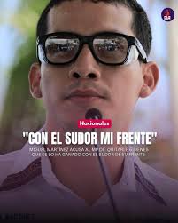 Madrugada de 20/6/1949. Un dia antes habia muerto Arana. Carlos Aldana  Sandoval, el Presidente Arévalo, Jacobo Arbenz, Raul Osegueda y Mariano  Arévalo con fusil y casco en la mano.