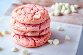 Duncan hines deluxe ii white cake mix 1/4 cup light brown sugar 1 cup (6 oz. Get Strawberry Cake Mix Cookie Recipe Simplemost