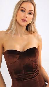 BELLA BARNETT Brown Velvet Dress Strapless Corset Dress Feather Hem Evening  Dress, Brown, Large : Amazon.ca: Clothing, Shoes & Accessories