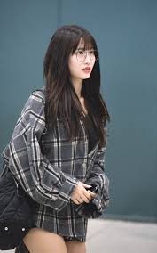 27 08 2018 Momo A Group Of Girls In The Morning Group Arrives At Incheon International Airport Located In Unseo Dong Incheon Me Momo Kpop Girls Korean Girl