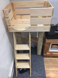 Voici Notre Arbre A Chat Fait Maison La Caisse Achetee Chez Ikea Les Griffoirs 2 Tasseaux Corde En Sis Arbre A Chat Diy Arbres A Chat Maison Arbre A Chat