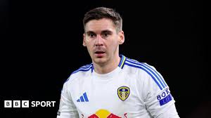 Ellis mae nudes met me downstairs and walked me up plain