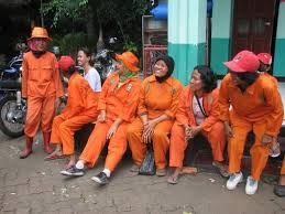 Bagi anda yang tertarik, berikut ini akan kami berikan beberapa cara budidaya ikan sapu sapu hias yang bisa anda gunakan sebagai referensi sebelum memulai budidaya. Nasib Tukang Sapu Jalanan Dki Kompasiana Com