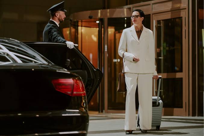 Luxury Black Car & Chauffeur Service | Sky Group Limo