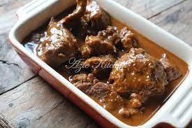 Tadi berbelah bahagi juga, nak masak stew daging atau daging masak kerutuk. Kerutuk Daging Azie Kitchen