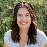 Hannah Simons's Instagram, Twitter & Facebook