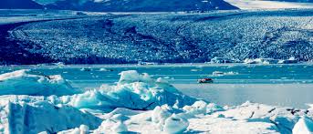 Sail through the icebergs in the Jökulsárlón Glacier Lagoon | Evaneos
