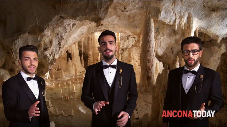 Genga | "Il Volo" da brividi alle Grotte: il premio Oscar Storaro li  sceglie per Venezia
