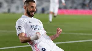 Discover what clothes karim benzema is wearing. 5e Victoire De Suite Pour Le Real Madrid Vainqueur De Grenade 2 0 Eurosport