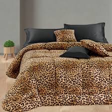 Irge è un altro marchio importante per ciò che riguarda la biancheria da letto e tessili per la casa: Trapunta Matrimoniale Leopard Maculata Dimaiolobiancheria It