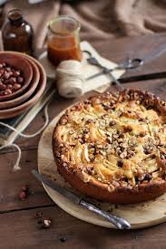 Rezept Fur Apfel Kardamom Kuchen Mit Gerosteten Haselnussen Und Rum Karamell Apfelkuchen Versunkener Apfelkuchen Lebensmittel Essen Rezepte Herbstrezepte