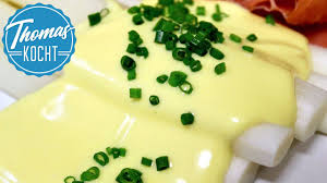 I don't know who is spreading around those nasty rumors about hollandaise sauce but i am here to tell you that. Sauce Hollandaise In 5 Minuten So Gelingt Sie Immer Spargel Youtube