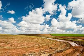 西部パラナ州、ブラジル南部の侵食過程で農業用裸の土地。の写真素材・画像素材 Image 5873712